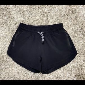 athleta girl play all day 3” shorts size M